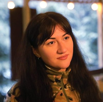 "Якщо ти не там, де маєш бути, ті люди швидше за все помруть", — парамедикиня Кріс про фронт, життя та битву за Крим "Якщо ти не там, де маєш бути, ті люди швидше за все помруть", — парамедикиня Кріс про фронт, життя та битву за Крим