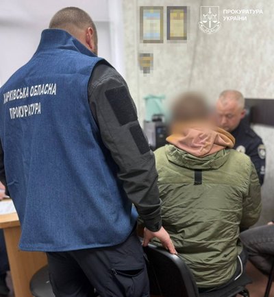 "Мав об’єктивну можливість бачити пішохода": водію, який у Пісочині збив пенсіонерку, повідомили про підозру "Мав об’єктивну можливість бачити пішохода": водію, який у Пісочині збив пенсіонерку, повідомили про підозру