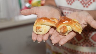 "Нині ця випічка призабута": жителька Кіровоградщини готує різдвяний книш за маминим рецептом "Нині ця випічка призабута": жителька Кіровоградщини готує різдвяний книш за маминим рецептом