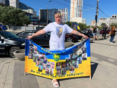 "Мовчання — вбиває". У Дніпрі відбувся автопробіг на підтримку військовополонених "Мовчання — вбиває". У Дніпрі відбувся автопробіг на підтримку військовополонених