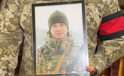 У Сумах провели в останню путь загиблого захисника Сергія Шумила