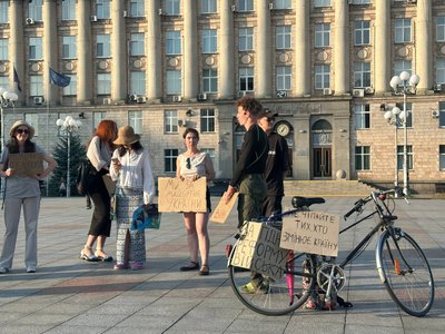 У Черкасах вдруге за день пройшов мітинг проти звільнення Федорова У Черкасах вдруге за день пройшов мітинг проти звільнення Федорова