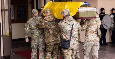 На Дніпропетровщині попрощалися з загиблим на фронті майором поліції Арсенієм Алексєєвим На Дніпропетровщині попрощалися з загиблим на фронті майором поліції Арсенієм Алексєєвим