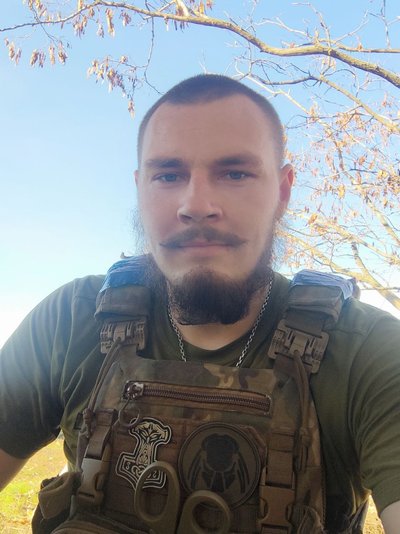 Військовий на відновленні із Полтавщини навчає домедичній допомозі та як керувати БпЛА Військовий на відновленні із Полтавщини навчає домедичній допомозі та як керувати БпЛА