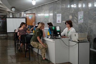 У сервісному центрі МВС у метро можна скласти теорію з водіння, відновити чи отримати нове посвідчення водія У сервісному центрі МВС у метро можна скласти теорію з водіння, відновити чи отримати нове посвідчення водія