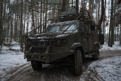 Як працюють на бронемашині "Козак" воїни 80-ї ОДШБр на Сумщині