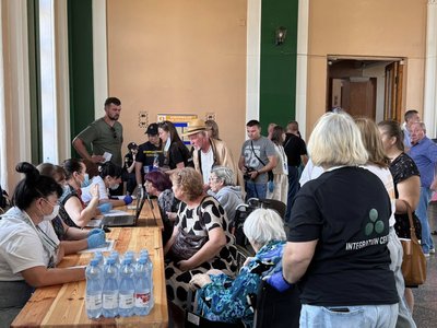 17 переселенців прибули з Донеччини десятим евакуаційним потягом на Рівненщину 17 переселенців прибули з Донеччини десятим евакуаційним потягом на Рівненщину