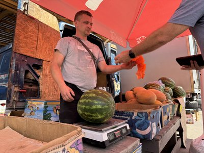 Продаж кавунів у Харкові Продаж кавунів у Харкові