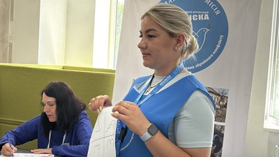 “Знайомляться і діляться досвідом”: дружини військових зустрічаються у Конотопі “Знайомляться і діляться досвідом”: дружини військових зустрічаються у Конотопі