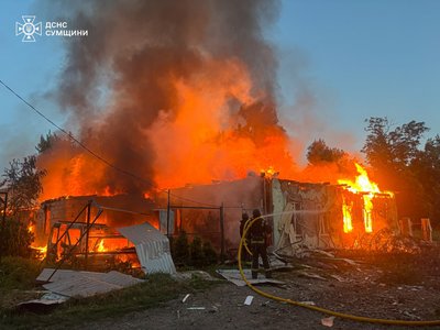 Двоє загинули, двоє травмовані. Армія РФ атакувала Шосткинську громаду на Сумщині Двоє загинули, двоє травмовані. Армія РФ атакувала Шосткинську громаду на Сумщині