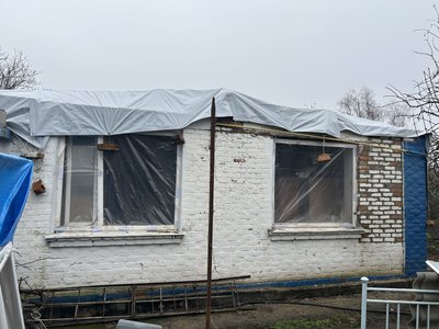 На Полтавщині сім’ї, чиє житло зруйнував російський БпЛА, встановили модульний будинок На Полтавщині сім’ї, чиє житло зруйнував російський БпЛА, встановили модульний будинок