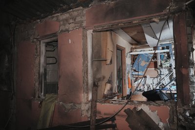 Пошкоджений внаслідок атаки КАБів будинок у Слобідському районі Харкова, 19 січня 2026 року Пошкоджений внаслідок атаки КАБів будинок у Слобідському районі Харкова, 19 січня 2026 року