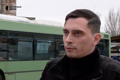 "Відправлять на прифронтові регіони": одеські волонтери виготовляють "Пункт незламності" на колесах "Відправлять на прифронтові регіони": одеські волонтери виготовляють "Пункт незламності" на колесах