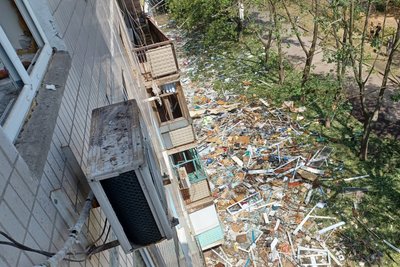 Як жителі будинку у Краматорську пережили удар ФАБ-250 вранці 22 липня Як жителі будинку у Краматорську пережили удар ФАБ-250 вранці 22 липня