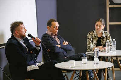 Феномен українських революцій: дискусія Тараса Лютого, Ростислава Лужецького і Емми Матео Феномен українських революцій: дискусія Тараса Лютого, Ростислава Лужецького і Емми Матео