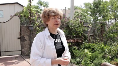 "Ми їх не залишимо": на Вінниччині подружжя доглядає за лелекою, яка втратила пару та чекає на поповнення "Ми їх не залишимо": на Вінниччині подружжя доглядає за лелекою, яка втратила пару та чекає на поповнення
