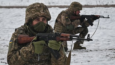 "Перемога — найголовніша мотивація": як навчаються військові в одному з центрів підготовки підрозділів на Чернігівщині "Перемога — найголовніша мотивація": як навчаються військові в одному з центрів підготовки підрозділів на Чернігівщині