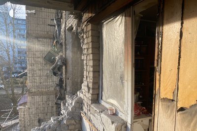 Вибило вікна, горіли будинки й автівки: фото наслідків нічної атаки на Одесу Вибило вікна, горіли будинки й автівки: фото наслідків нічної атаки на Одесу