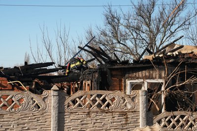 "Погоріло все": у Сумах після атаки безпілотника згорів будинок та пошкоджено ще десять осель "Погоріло все": у Сумах після атаки безпілотника згорів будинок та пошкоджено ще десять осель