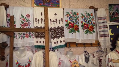Вишиті рушники та сорочки Вишиті рушники та сорочки
