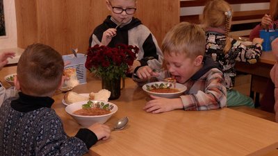 У вінницькому ліцеї готують національні страви іноземних країн У вінницькому ліцеї готують національні страви іноземних країн