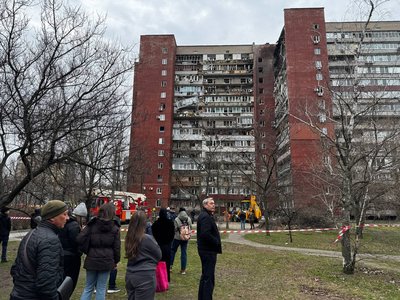 "Страшний вибух, і я бачу, що на мене летить скло." Що відбувається на місці удару РФ по Дніпру "Страшний вибух, і я бачу, що на мене летить скло." Що відбувається на місці удару РФ по Дніпру