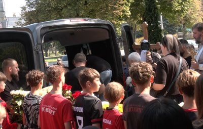 У Луцьку попрощалися з загиблим у ДТП на Соборності підлітком У Луцьку попрощалися з загиблим у ДТП на Соборності підлітком