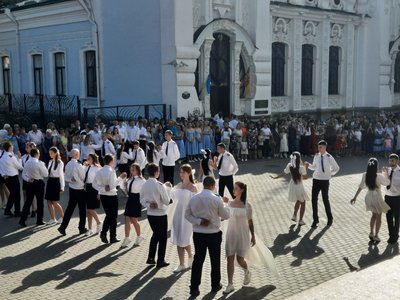 "Юність має майбутнє". У Кропивницькому вперше відбувся фестиваль випускних вальсів "Юність має майбутнє". У Кропивницькому вперше відбувся фестиваль випускних вальсів