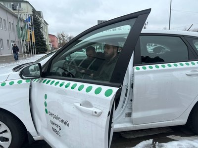 Крістіан Альберт складає практичний іспит Крістіан Альберт складає практичний іспит