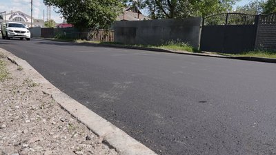 "Диски репалися, гнув колеса": у Полтаві триває поточний ремонт вулиці Харчовиків "Диски репалися, гнув колеса": у Полтаві триває поточний ремонт вулиці Харчовиків
