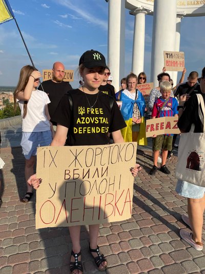 "Не мовчи": у Полтаві відбулась акція підтримки військовополонених "Не мовчи": у Полтаві відбулась акція підтримки військовополонених