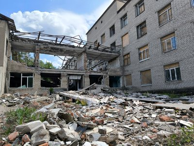 "Пацієнтам складно добратися до лікарні": у Дніпрі краматорським медикам передали "амбулаторію на колесах" "Пацієнтам складно добратися до лікарні": у Дніпрі краматорським медикам передали "амбулаторію на колесах"