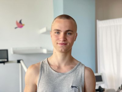 Персональний лікар французького клубу "ПСЖ" прооперував у Львові 15 українців Персональний лікар французького клубу "ПСЖ" прооперував у Львові 15 українців