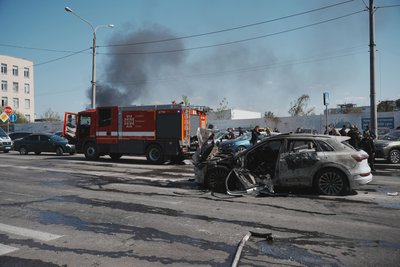 Автомобіль, пошкоджений внаслідок атаки дронів 22 квітня Автомобіль, пошкоджений внаслідок атаки дронів 22 квітня