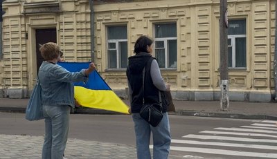 "Зупинись о дев’ятій". У Глухові дружини загиблих бійців закликають долучатися до хвилини мовчання "Зупинись о дев’ятій". У Глухові дружини загиблих бійців закликають долучатися до хвилини мовчання