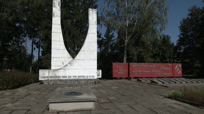 пам'ятник у Млинові пам'ятник у Млинові