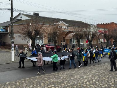 "Вони за нас боролися, а тепер ми за них": на Вінниччині пройшла акція на підтримку полонених і зниклих безвісти "Вони за нас боролися, а тепер ми за них": на Вінниччині пройшла акція на підтримку полонених і зниклих безвісти