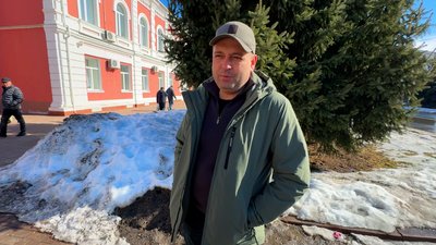 "Сніг зійшов разом з асфальтом": що розповідають жителі Чернігівщини про стан доріг після зими "Сніг зійшов разом з асфальтом": що розповідають жителі Чернігівщини про стан доріг після зими