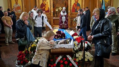 У Мукачеві попрощалися із загиблим захисником Андрієм Задорожним У Мукачеві попрощалися із загиблим захисником Андрієм Задорожним