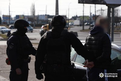 Продавали авто призначені для ЗСУ: затримали двох черкащан Продавали авто призначені для ЗСУ: затримали двох черкащан