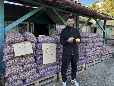 Від 12 до 15 гривень коштує кілограм картоплі на ринку в Ужгороді Від 12 до 15 гривень коштує кілограм картоплі на ринку в Ужгороді