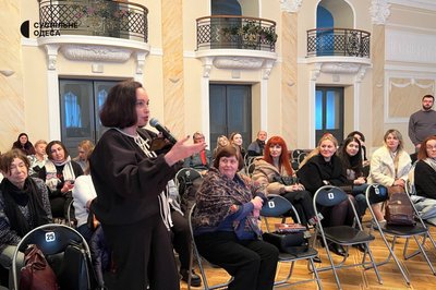 У рамках десятого Одеського міжнародного літературного фестивалю відбулась зустріч з Валерієм Пузіком У рамках десятого Одеського міжнародного літературного фестивалю відбулась зустріч з Валерієм Пузіком