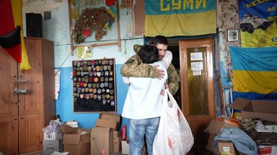 Нічні російські атаки, волонтерський рух, кафе: як живуть у Сумах Нічні російські атаки, волонтерський рух, кафе: як живуть у Сумах