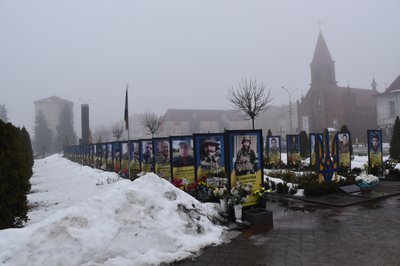 В Олевську вшанували пам'ять загиблих у четверті роковини вторгнення Росії в Україну В Олевську вшанували пам'ять загиблих у четверті роковини вторгнення Росії в Україну