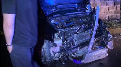 Під час комендантської години у Рівному водій намагався втекти від поліції та потрапив у ДТП Під час комендантської години у Рівному водій намагався втекти від поліції та потрапив у ДТП
