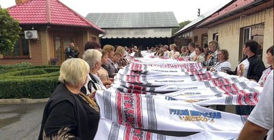 «Життя, яке забрали»: сотня матерів загиблих військових зустрілися на Черкащині «Життя, яке забрали»: сотня матерів загиблих військових зустрілися на Черкащині