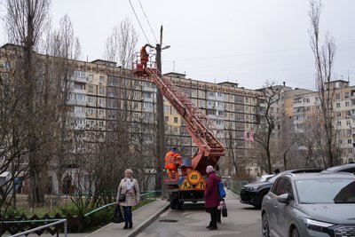 Фоторепортаж з місця удару РФ по Дніпру Фоторепортаж з місця удару РФ по Дніпру