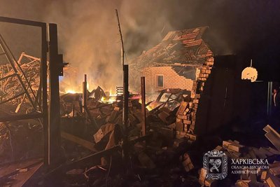 Російські війська атакували Приколотне на Харківщині: двоє людей зазнали поранень, сталася пожежа Російські війська атакували Приколотне на Харківщині: двоє людей зазнали поранень, сталася пожежа