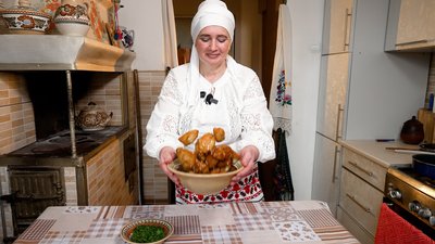 Жителька Рівненського Полісся показала, як готує "шпачки" за бабусиним рецептом Жителька Рівненського Полісся показала, як готує "шпачки" за бабусиним рецептом