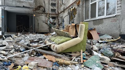 Речі з будинку в Харкові, у якому стався вибух вночі 17 січня Речі з будинку в Харкові, у якому стався вибух вночі 17 січня